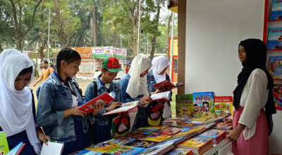 ছুটির দিনে জমে উঠেছে শিশুপ্রহর