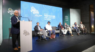 সংকট থেকে মুক্তির প্রধান হাতিয়ার সাহিত্য