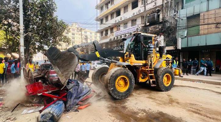 আগ্রাবাদে অবৈধ স্থাপনা উচ্ছেদে চসিকের অভিযান