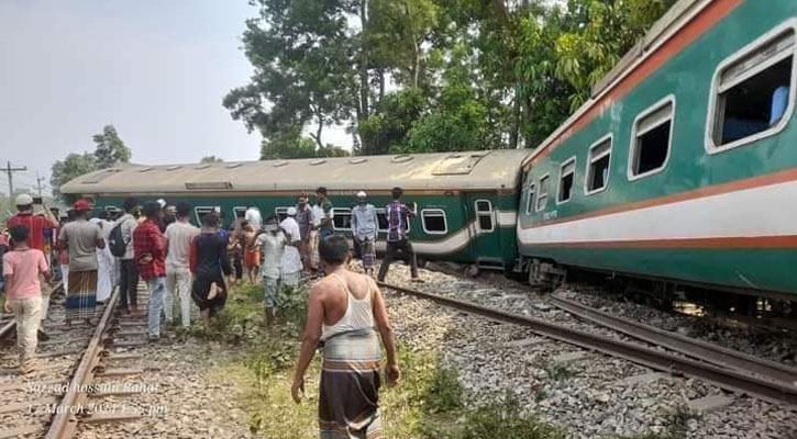 কুমিল্লায় ট্রেন লাইনচ্যুতির ঘটনায় তদন্ত কমিটি, স্বাভাবিক হয়নি ট্রেন চলাচল