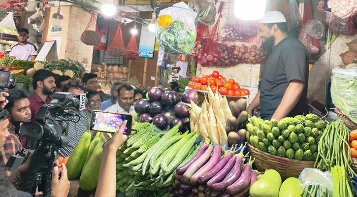 বাড়তি দামে পণ্য বিক্রি, ৫ প্রতিষ্ঠানকে জরিমানা