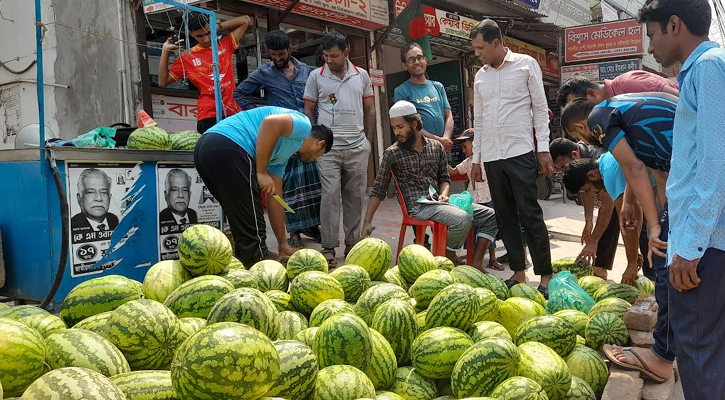 ফরিদপুরে ৫ কেজির তরমুজ মিলছে ২০০ টাকায়