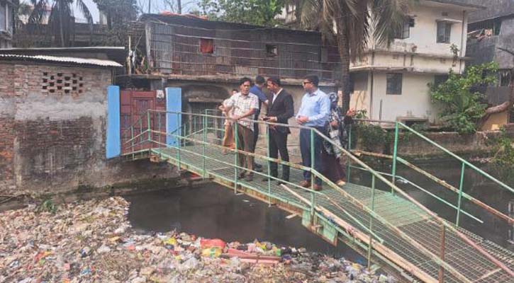 জলাবদ্ধতা নিরসনে জেলা প্রশাসকের নেতৃত্বে অভিযান