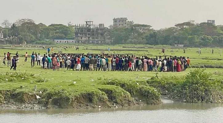 বিলে পড়েছিল নারীর গলাকাটা মরদেহ 