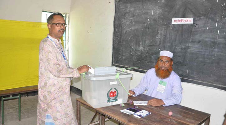 ১৫৬ উপজেলায় ভোটগ্রহণ চলছে