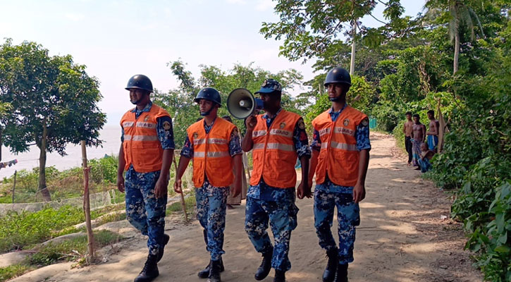 ঘূর্ণিঝড় রেমাল মোকাবিলায় ভোলা উপকূলে মাইকিং