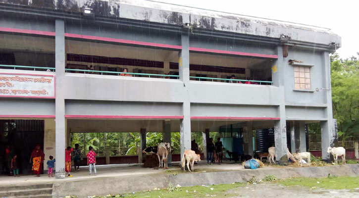 বাগেরহাটে অর্ধলক্ষাধিক মানুষ আশ্রয়কেন্দ্রে