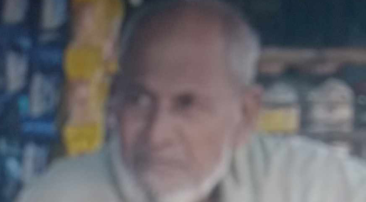 চালের কার্ড করে দেওয়ার নামে টাকা নিলেন চেয়ারম্যানের শ্বশুর