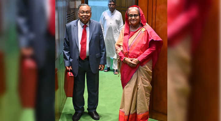 বাজেট হাতে সংসদে অর্থমন্ত্রী 