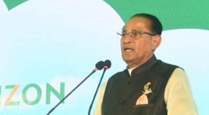 ‌‘দুধ উৎপাদনে স্বয়ংসম্পূর্ণতা অর্জনে সরকার নিরলসভাবে কাজ করছে’