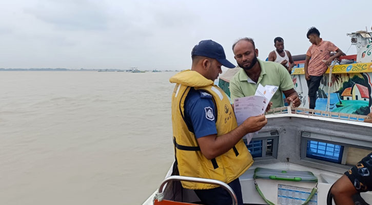 মেঘনায় বাল্কহেডে অভিযান, গ্রেপ্তার ২২