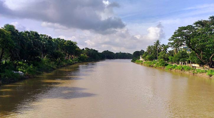 নওগাঁয় বাড়ছে নদ-নদীর পানি