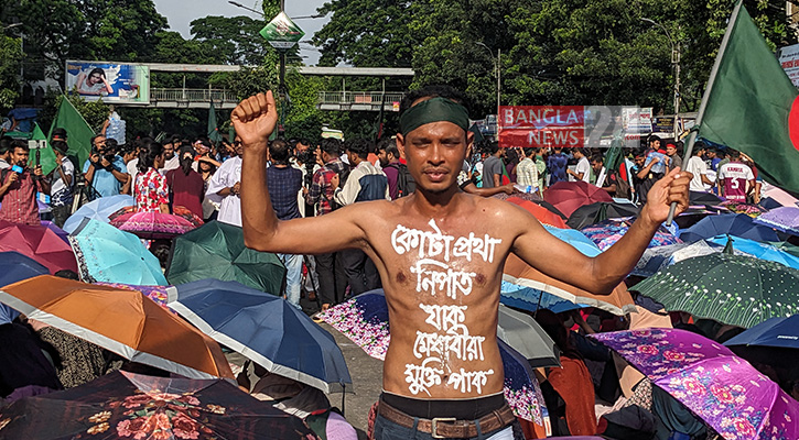রাত পর্যন্ত অবরোধ চলবে, জানালেন শিক্ষার্থীরা