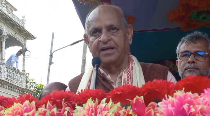 হঠাৎ একটা ফোন আমার জীবনের মোড় ঘুরিয়ে দিয়েছে: স্বাস্থ্যমন্ত্রী