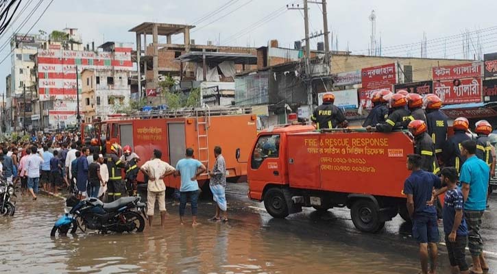 নোয়াখালী জেলা আ.লীগ কার্যালয়ে ভাঙচুর-অগ্নিসংযোগ