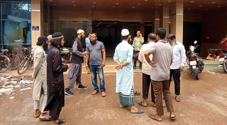 লুট করা কিছু মালামাল ফেরত পেল বরিশাল ক্লাব