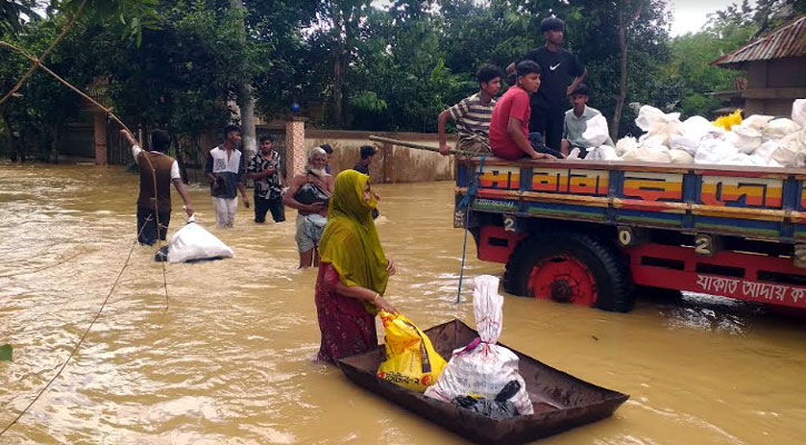 খাবার পানির জন্য হাহাকার বুড়িচং উপজেলায় আটকা পড়াদের 