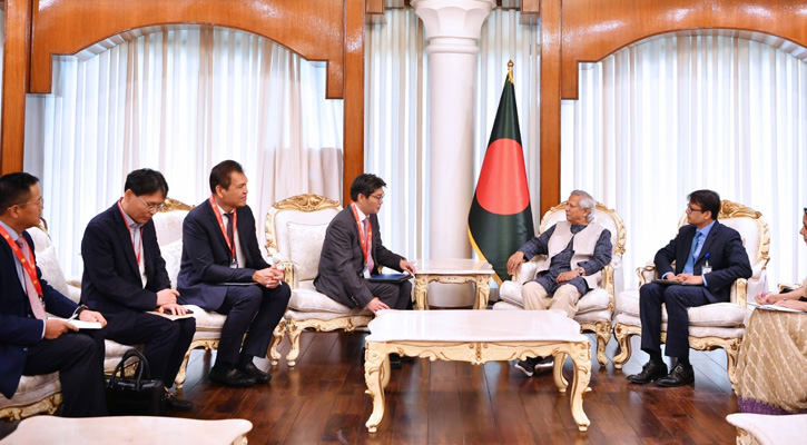 প্রধান উপদেষ্টার সঙ্গে এডিবি প্রতিনিধিদলের সাক্ষাৎ