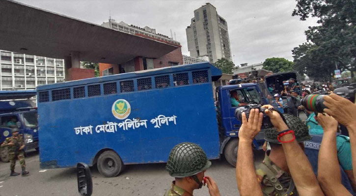 সচিবালয়ে ঢুকে পড়া ৫৩ শিক্ষার্থী আটক 