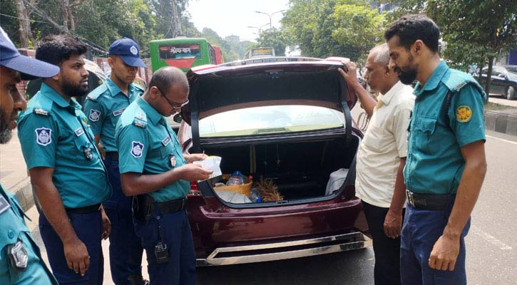 রাজধানীতে ট্রাফিক আইন ভাঙায় মামলা ২৫২৭, জরিমানা ৯৩ লাখ টাকা