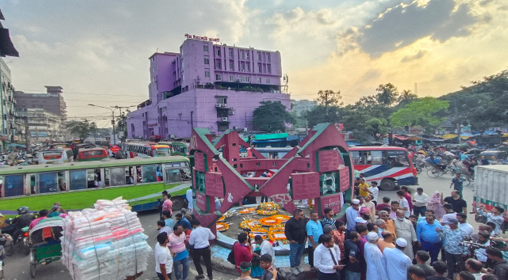 আসেনি আওয়ামী লীগ, ছাত্র-জনতার দখলে গুলিস্তান