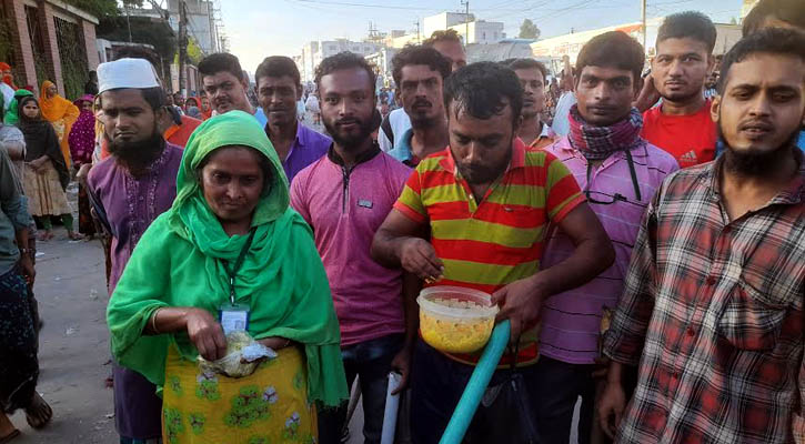 ফের ঢাকা-ময়মনসিংহ মহাসড়ক অবরোধ করলো শ্রমিকরা
