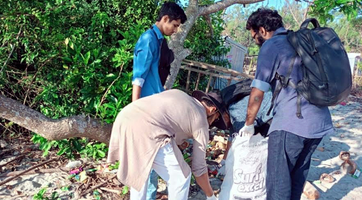 সমুদ্র সৈকতে পরিচ্ছন্নতা অভিযান, ৩২৩ কেজি প্লাস্টিক বর্জ্য অপসারণ