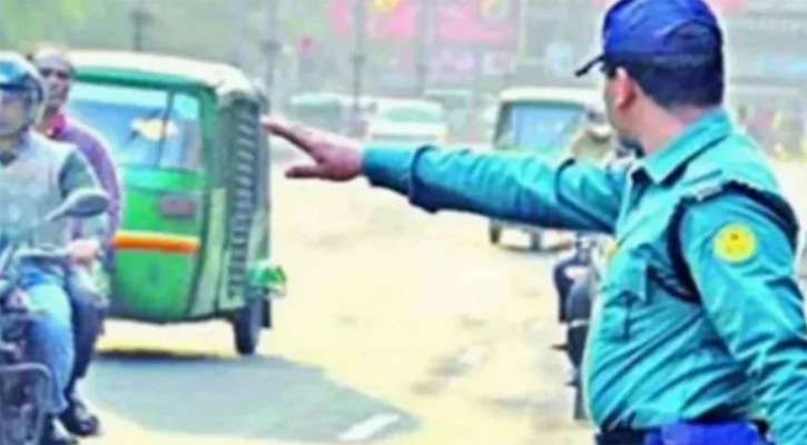 ট্রাফিক আইন লঙ্ঘনে ডিএমপির ১৩৫৬ মামলা 