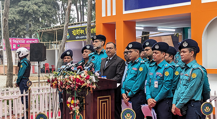 আ. লীগের কর্মসূচি ঘিরে শঙ্কা নেই: ডিএমপি কমিশনার