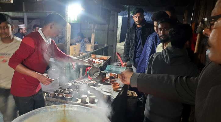 চা বেচে লাখ টাকা আয় পাবনার আল-আমিনের