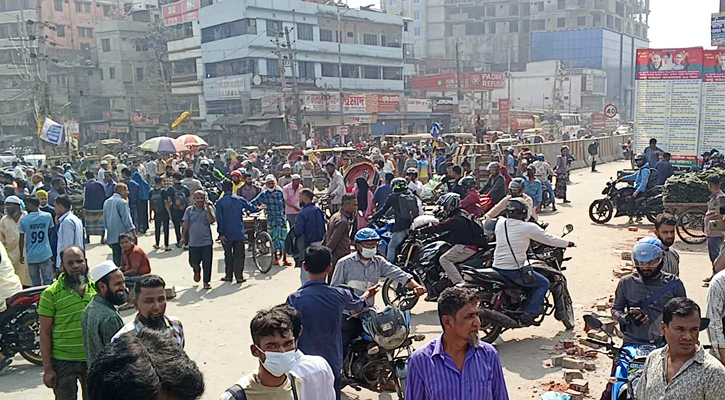 সিএনজিচালকদের অবরোধে সড়কে যানজট, তীব্র ভোগান্তি