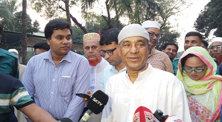 প্রকাশ্যে ধূমপান থেকে বিরত থাকার আহ্বান স্বরাষ্ট্র উপদেষ্টার