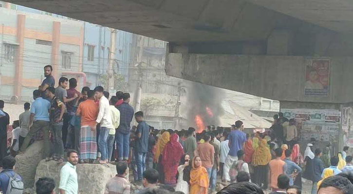 কারখানার ছাদ থেকে লাফিয়ে তরুণীর আত্মহত্যা, সড়ক অবরোধ শ্রমিকদের
