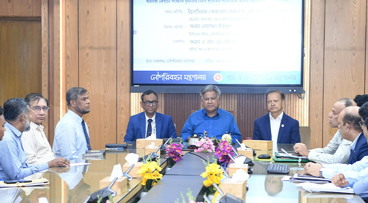 বন্দর থেকে নির্ধারিত সময়ে পণ্য না নিলে তিনগুণ জরিমানা: শ্রম উপদেষ্টা 