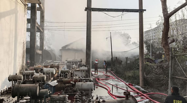 দিনাজপুরে বিদ্যুৎ বিতরণ বিভাগের কারখানায় ভয়াবহ অগ্নিকাণ্ড