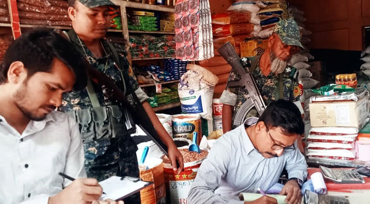 বেশি দামে সয়াবিন তেল বিক্রি, ব্রাহ্মণবাড়িয়ায় ৩ প্রতিষ্ঠানকে জরিমানা