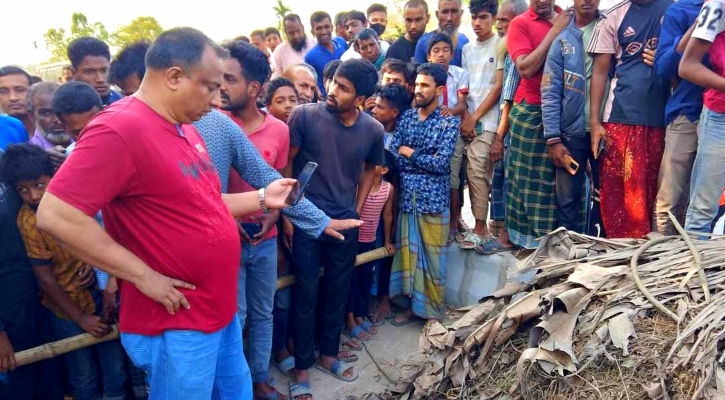 মহাসড়কের পাশে আবর্জনার স্তূপে মিলল যুবকের মুখ বাঁধা মরদেহ