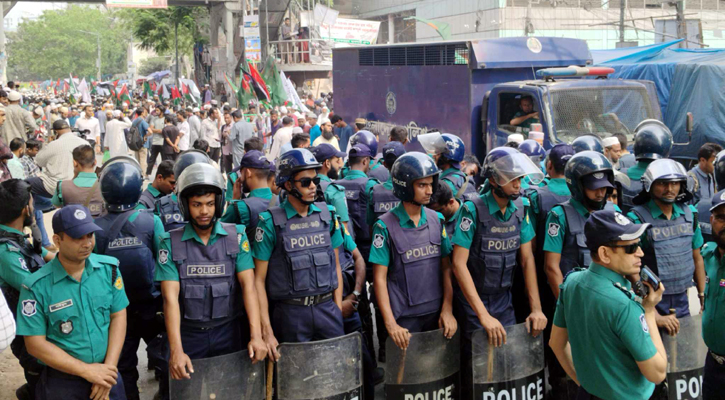 বায়তুল মোকাররম চত্বরে কড়া নিরাপত্তা ব্যবস্থা