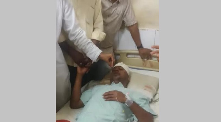 নোয়াখালীতে বিএনপি নেতাকে কোপালেন যুবলীগ-ছাত্রলীগ নেতাকর্মীরা