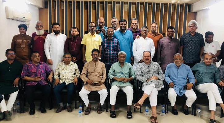 যশোরে সাংবাদিকদের সঙ্গে বিএনপি নেতা অমিতের ঈদ আড্ডা