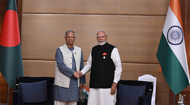 মোদীর সঙ্গে বৈঠকে হাসিনাকে ফেরত চাইলেন ড. ইউনূস 