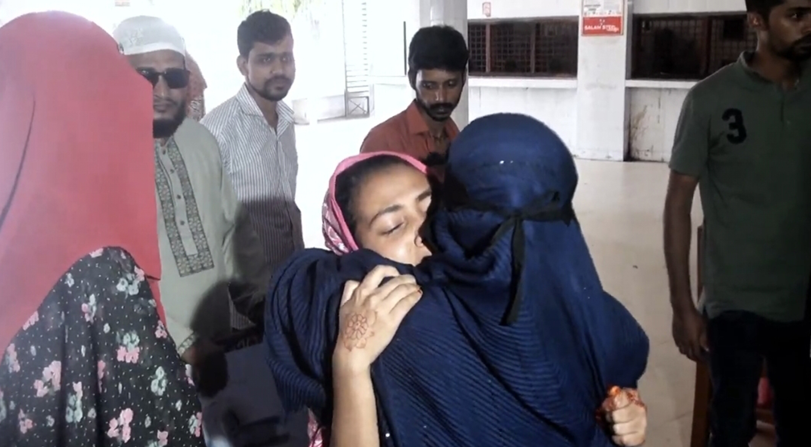 তরমুজ চুরিতে বাধা দেওয়ায় কৃষককে বেদম পিটুনি, হাসপাতালে মৃত্যু