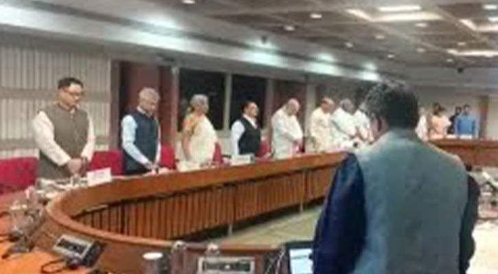 কাশ্মীর ইস্যুতে সর্বদলীয় বৈঠক, ভয়ঙ্কর শাস্তির বার্তা মোদীর