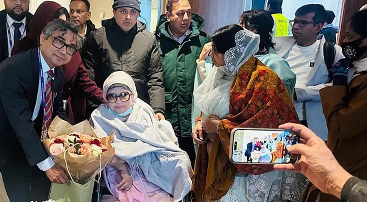 রাজকীয় এয়ার অ্যাম্বুলেন্সেই ঢাকা ফিরবেন খালেদা জিয়া