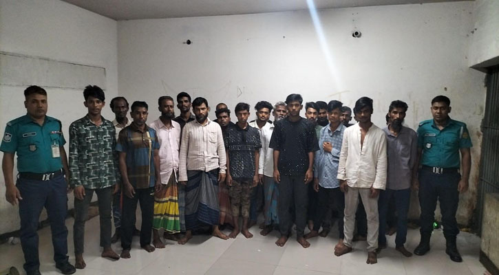 মোহাম্মদপুরে ছিনতাইকারীসহ গ্রেপ্তার ৩০