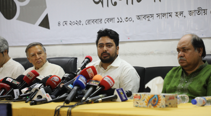 ফ্যাসিজম থেকে মিডিয়াকে বের করার স্পষ্ট রূপরেখা প্রয়োজন: নাহিদ