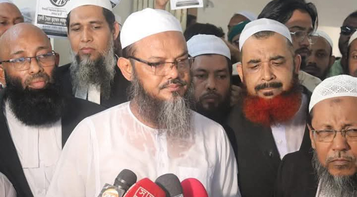মুফতী ফয়জুল করীম কি বৈষম্যমূলক আচরণের শিকার?