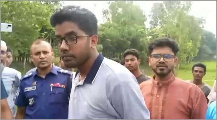 জাবিপ্রবিতে ছাত্রলীগ নেতাকে ধরে পুলিশে দিলেন শিক্ষার্থীরা