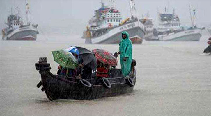 ১১ অঞ্চলের নদীবন্দরে সতর্ক সংকেত