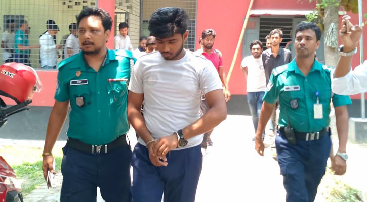 ক্লাস করতে গিয়ে নিষিদ্ধ ছাত্রলীগ কর্মী আটক